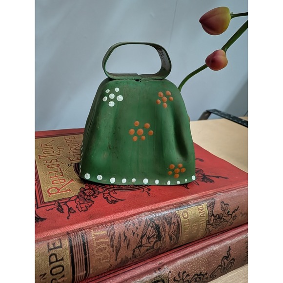 Vintage Green Cow Bell Metal Decorative Painted Farmhouse Decor Country Western - Picture 3 of 8